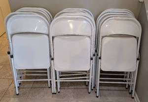lot 207 image: ML - White Metal Folding Chairs (Lot of 16)