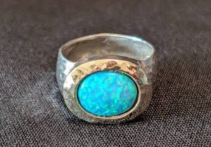 lot 212 image: K - Sterling Silver Blue Opal Ring Size 6.5