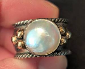 lot 213 image: K - Sterling Silver Pearl Ring Size 6 - Rope-Band with Bead Accents