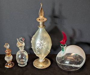 lot 222 image: K - Four Vintage Perfume Bottle including a Murano F. & M. Ballarin Perfume Bottle