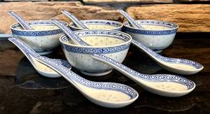lot 81H image: FR - Chinese Blue and White Rice Grain Porcelain Bowls and Spoons Set