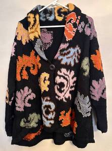 lot 137H image: FR - Roberta Frost Hand Knitted Wool Cardigan OS Abstract Pattern