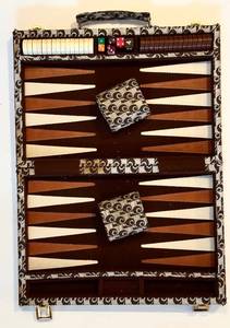 lot 144H image: FR - Vintage Travel Backgammon Set in Patterned Carrying Case