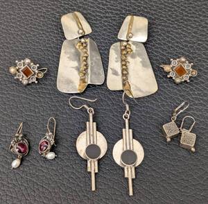 lot 286 image: Sterling Silver Earrings Lot - 2 Marked Sterling