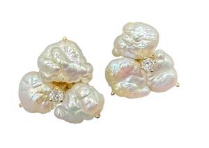 lot 16D image: 14K Gold Pearl & Diamond Cluster Earrings