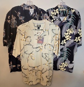 lot 182K image: LR - Tommy Bahama Relax Hawaiian Shirts - Floral Print Mix (Lot of 3)
