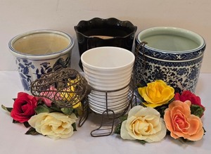 lot 248K image: LR - Blue & White Ceramic Planters Set with Wire Dog Planter and 8 Napkin Rings