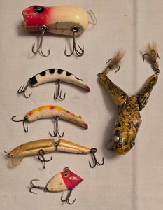 lot 277K image: LR - Vintage Wooden Fishing Lures (Lot of 6)