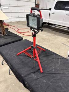 lot 1135 image: Craftsman Work Light