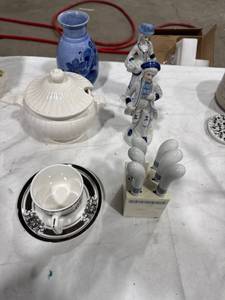 lot 1139 image: Assorted Ceramic & Porcelain Lot