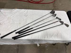 lot 1175 image: Assorted Used Golf Clubs