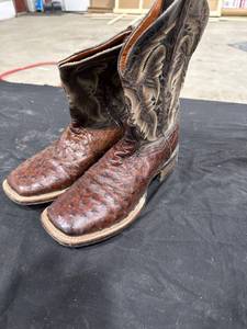 lot 1180 image: Dan Post Ostrich Cowboy Boots size 8