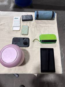 lot 1199 image: Assorted Electronics Lot