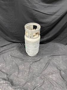 lot 1218 image: Metal propane Tank