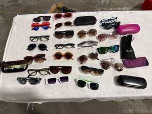 lot 1225 image: Assorted Eyeglasses and Sunglasses Lot
