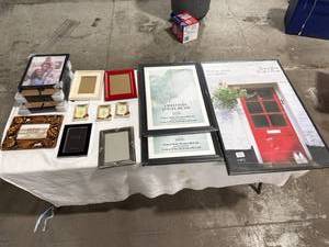 lot 1226 image: Assorted Picture Frames Lot