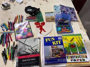 lot 1236 image: Art & Craft Supplies Lot