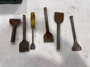 lot 1256 image: Assorted Chisels