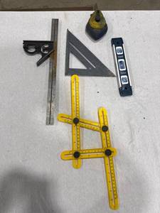 lot 1263 image: Assorted Measurement Hand Tools