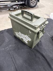 lot 1269 image: Green Ammo Can