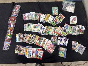 lot 1294 image: Assorted Football Trading Cards