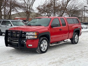 lot 4 image: 2011 CHEVROLET SILVERADO 1500 LT No Accidents  4x4  2 Owner (NO RESERVE)