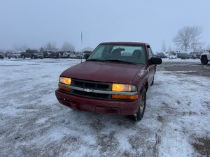lot 22 image: 1998 Chevrolet S10