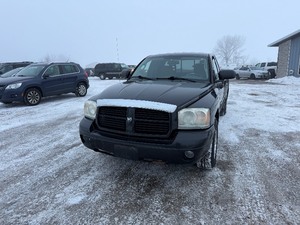 lot 13 image: 2006 Dodge Dakota