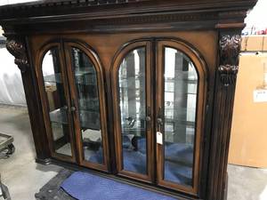 lot 4 image: HUTCHTOP WITH GLASS