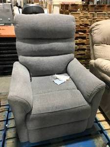 lot 20 image: POWER LIFT CHAIR, NEW