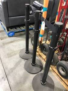 lot 36 image: 3 LANE POSTS