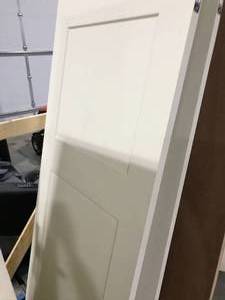 lot 38 image: 32 2 PANEL DOOR, MOLDED, INTERIOR