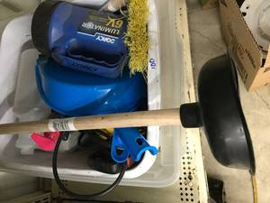 lot 100 image: TOTE ASSORTED HOUSE ITEMS