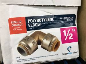 lot 135 image: POLYBUTYLENE ELBOW SHARKBITE