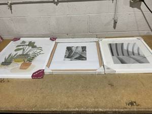 lot 323 image: LOT OF 3 Picture Frames