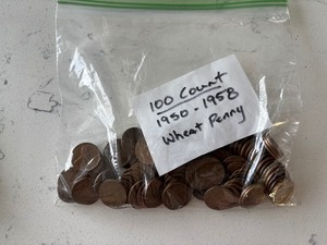 lot 14 image: 100 Lincoln Wheat Cents