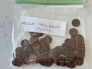 lot 22 image: 100 Lincoln Wheat Cents