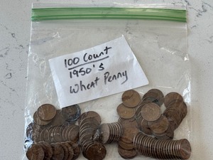 lot 24 image: 100 Lincoln Wheat Cents