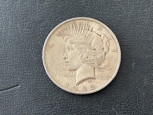 lot 30 image: 1922 Peace Dollar