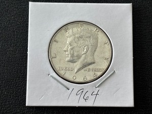 lot 39 image: 1964 Kennedy Half Dollar