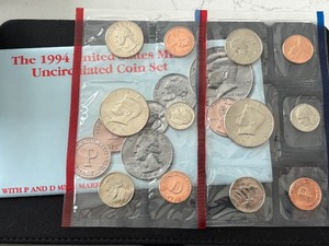 lot 72 image: 1994 P & D Mint Set