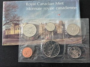 lot 48 image: 1975 Canada Mint Set