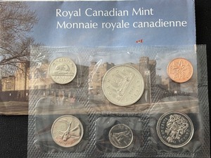 lot 49 image: 1977 Canada Mint Set