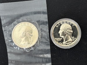 lot 48 image: 1976-S Bicentennial Kennedy Silver Half Dollar and Silver Half Dollar Proof