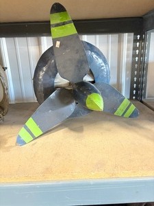 lot 43 image: Metal Fan for decoration