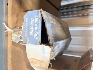 lot 44 image: electric Calf Dehorner   and lights