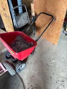 lot 15 image: Lawn Seeder or Fertilizer