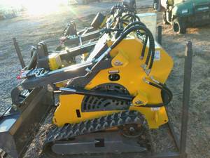 lot 1D image: Mini Skid Steer Loader