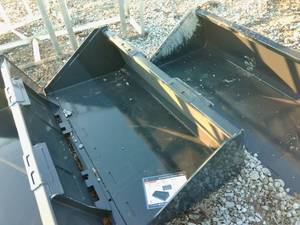 lot 85 image: Wolverine&nbspTrack Duty Bucket