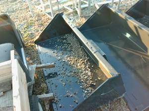 lot 87 image: Track Duty Bucket